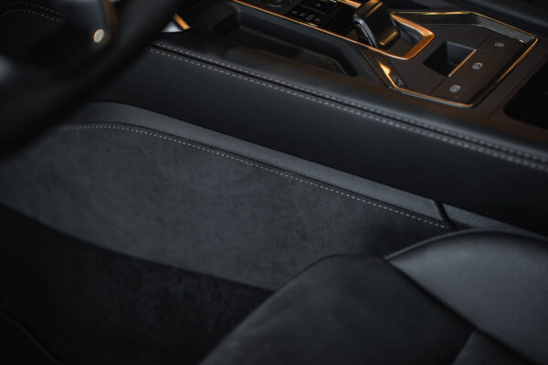 NOWOŚĆ! Osłony dolne tunelu środkowego CUPRA Formentor / CUPRA Leon wariant ALCANTARA